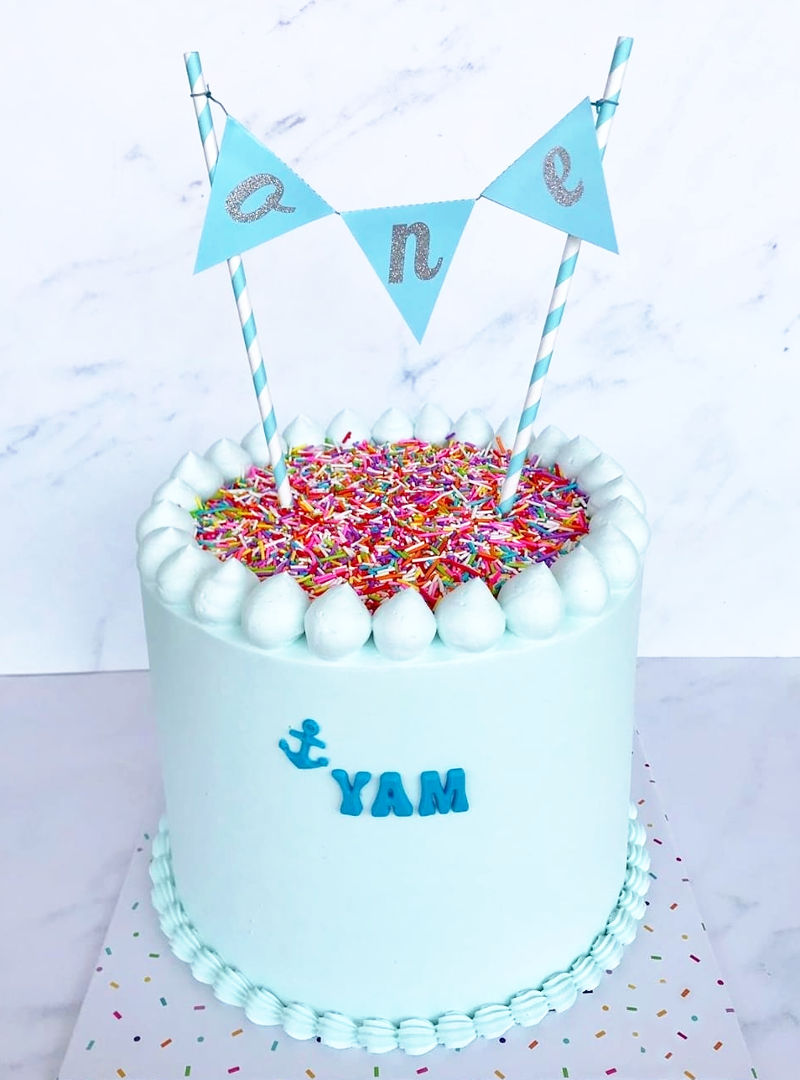 עוגת יום הולדת שנה ממתקים