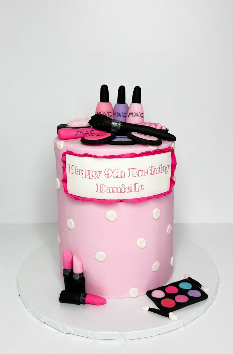 עוגת איפור מעוצבת וכשרה