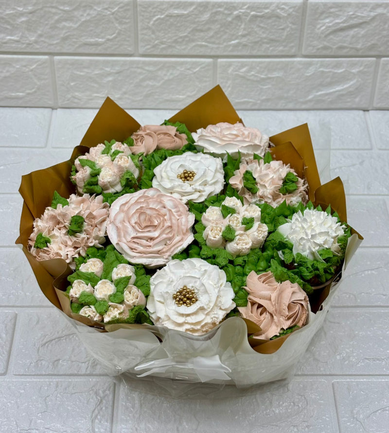 מארז מתוק זר פרחים מקאפקייקס