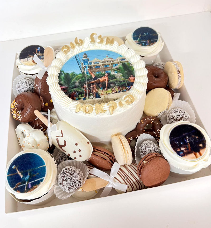 מארז יום הולדת עם עוגה אישית ושוקולדים
