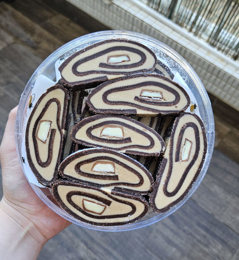 מארז עוגיות מגולגלות קינדר חלום