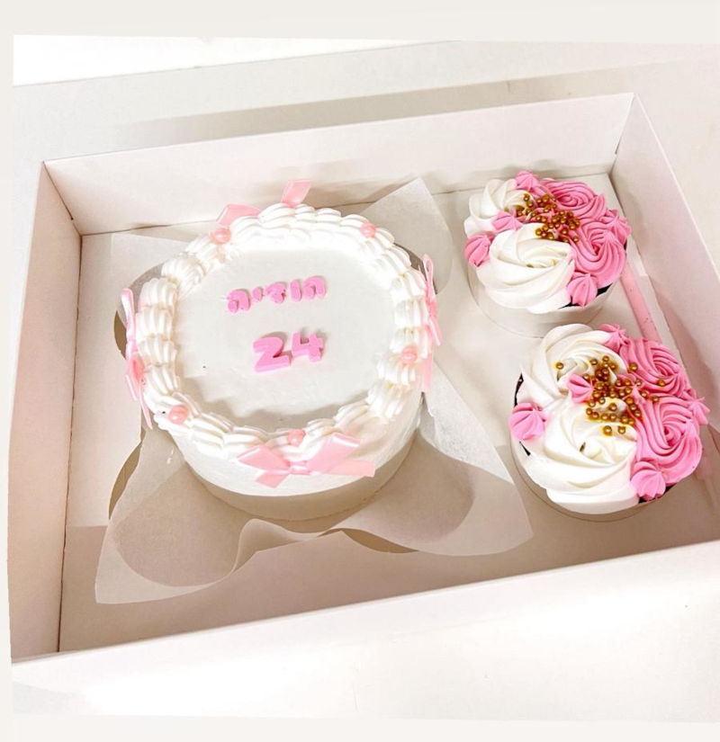 מארז עוגת בנטו וקאפקייקס