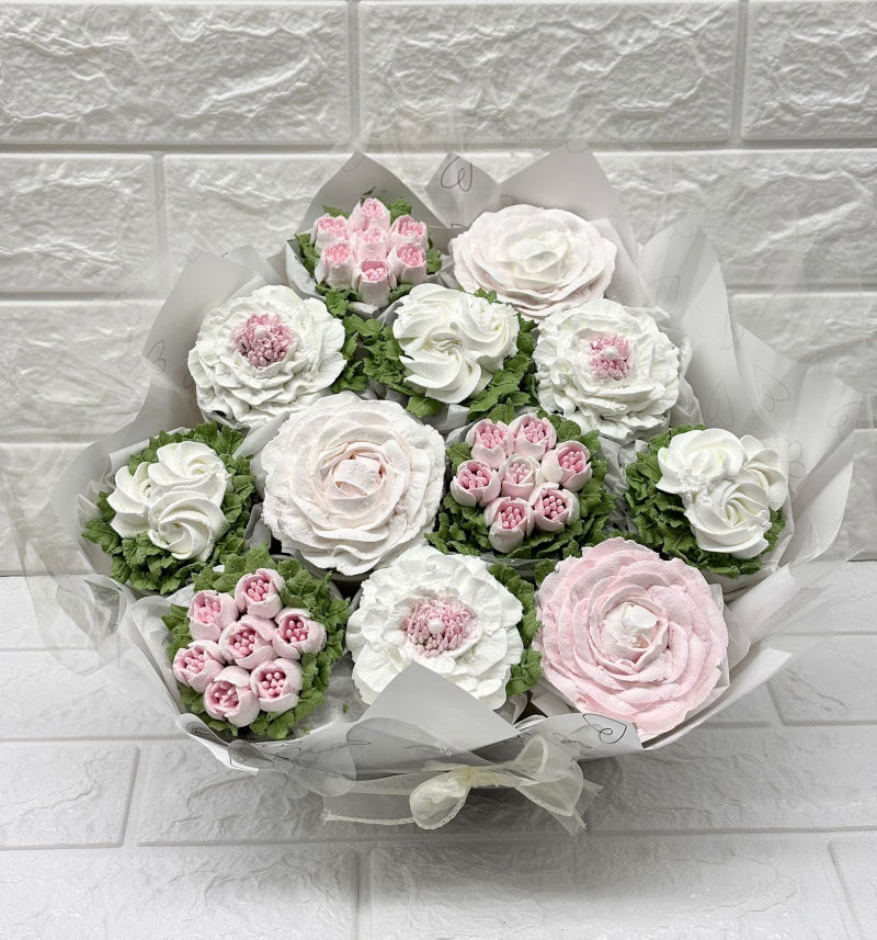 מארז קינוחים קאפקייקס פרחים 