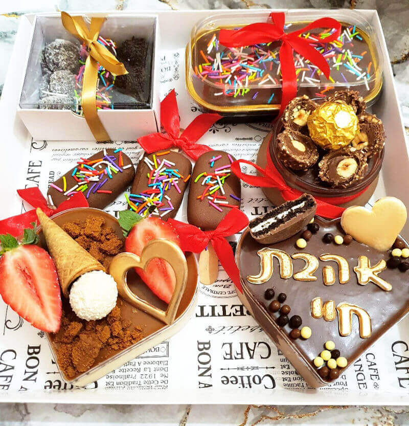 מארז קינוחים מתוקים ליום האהבה