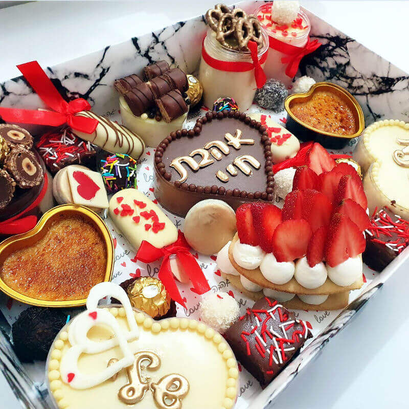 מארז קינוחים ענק ליום האהבה