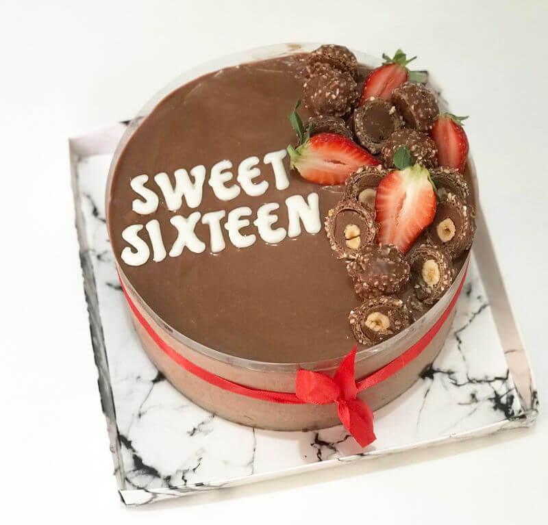 עוגת מוס שוקולד מעוצבת SWEET SIXTEEN