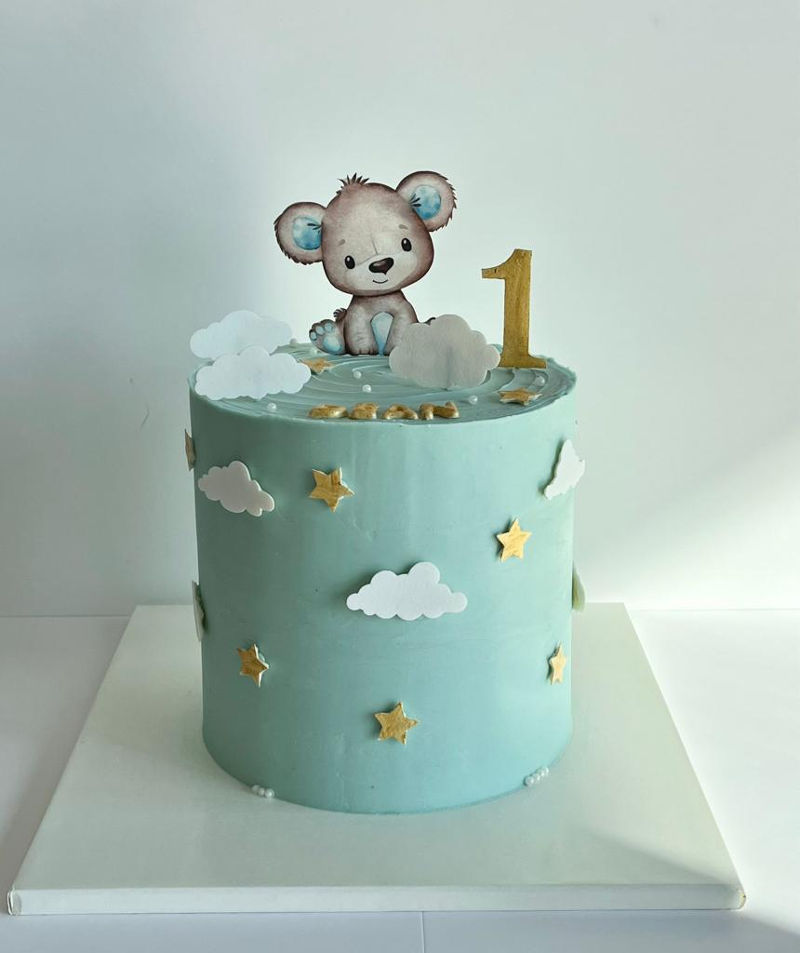 עוגה מעוצבת לגיל שנה עם דובי