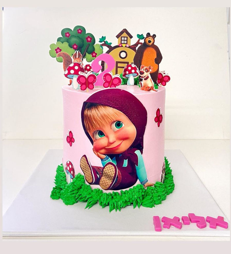 עוגה מעוצבת מאשה והדוב