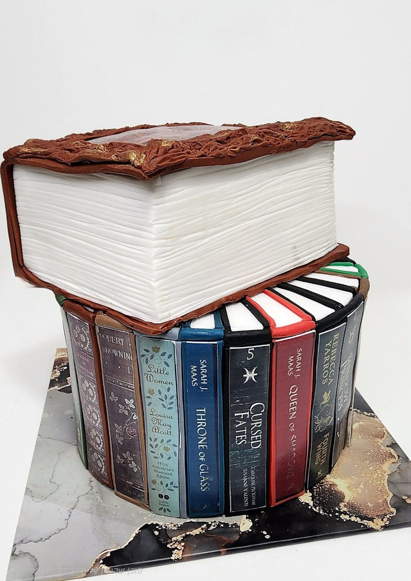 עוגה מעוצבת ספרים