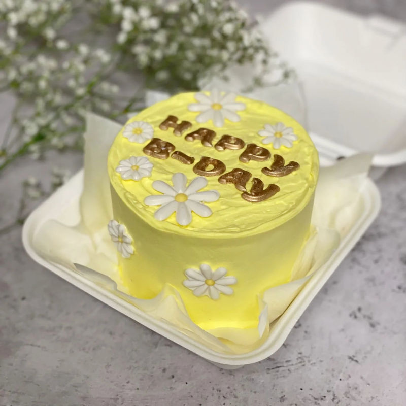 עוגת בנטו בעיצוב חרציות ליום הולדת