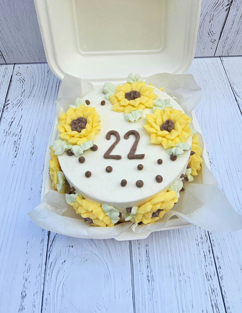 עוגת בנטו בעיצוב פרחי חמניות