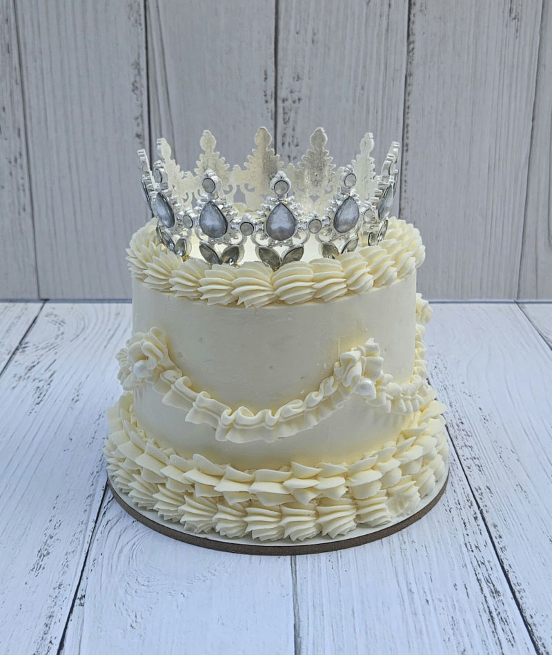 עוגת בנטו נסיכותית עם כתר