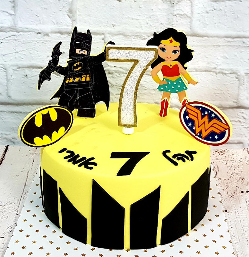 עוגת גיבורי על עם באטמן
