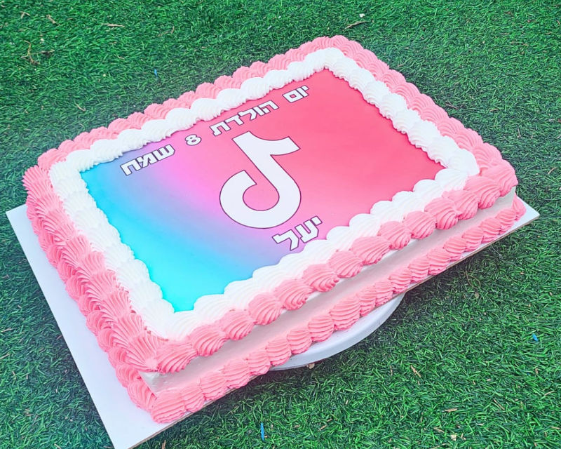 עוגת גן מלבנית טיק טוק