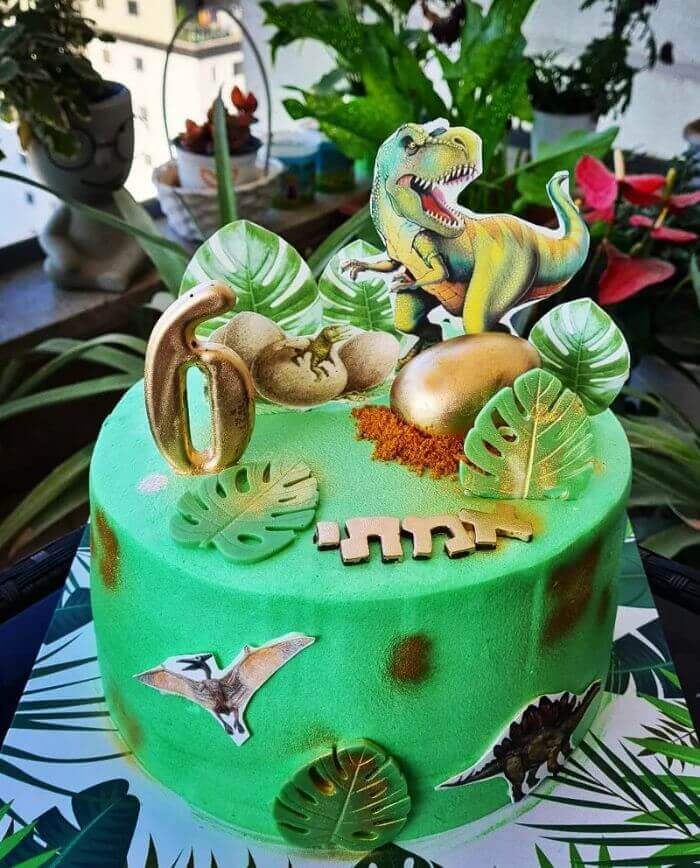 עוגת דינוזאורים