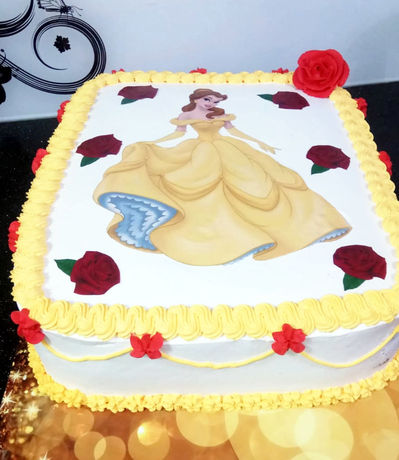 עוגה של הנסיכה בל מלבנית לגן