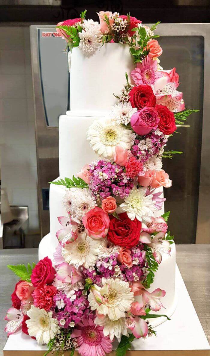 עוגת חתונה כשרה עם פרחים