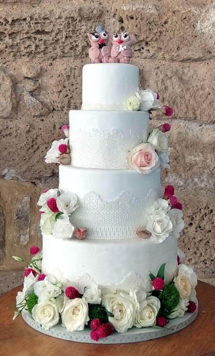 עוגת חתונה לבנה הומוריסטית
