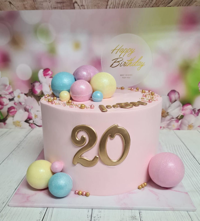 עוגת יום הולדת 20