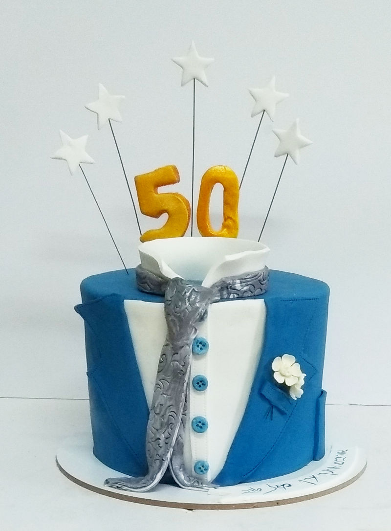 עוגת יום הולדת 50 מבצק סוכר