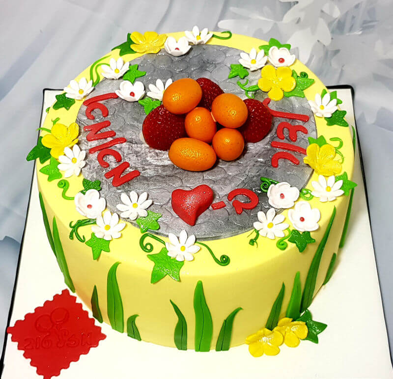 עוגת יום הולדת אביבית