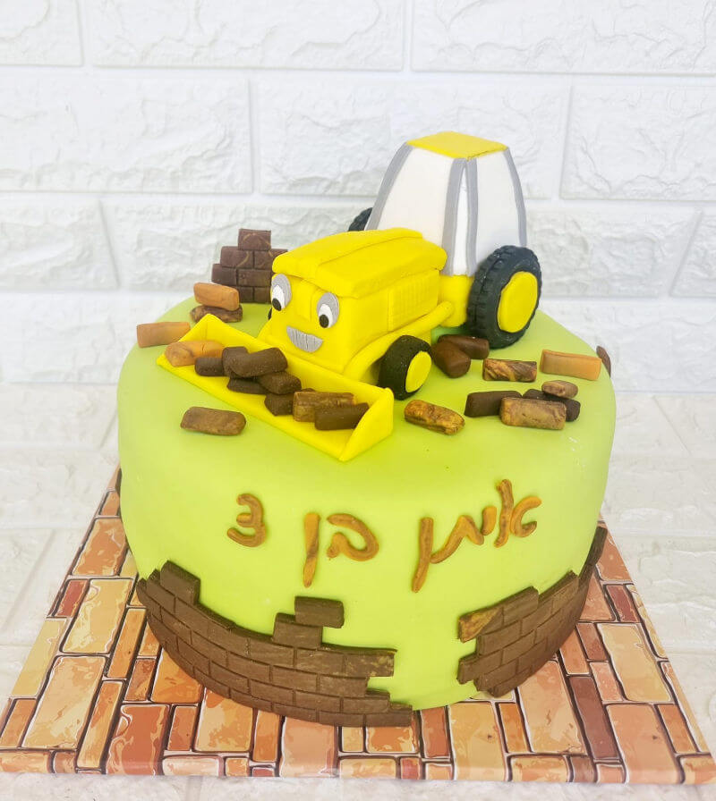 עוגת יום הולדת טרקטור מבצק סוכר