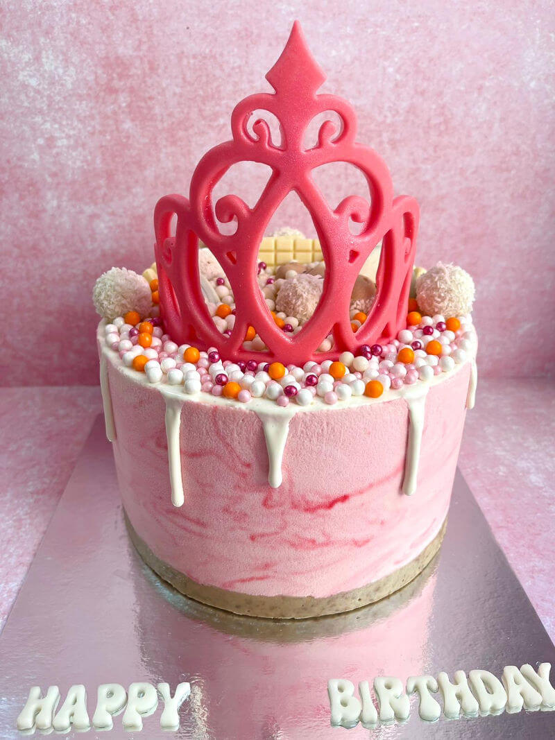 עוגת יום הולדת מעוצבת לבת