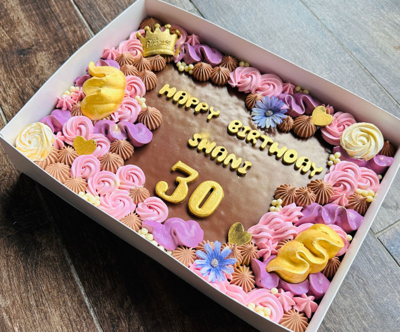 עוגת יום הולדת מעוצבת בקופסה אפשר גם להזמין ללא גלוטן