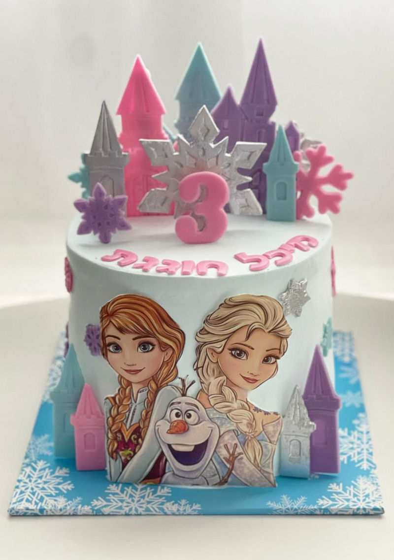 עוגת יום הולדת פרוזן עם אלזה ואנה 