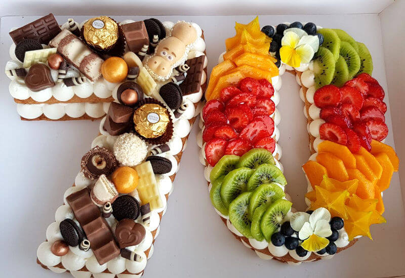 עוגת מספרים פירות ושוקולדים