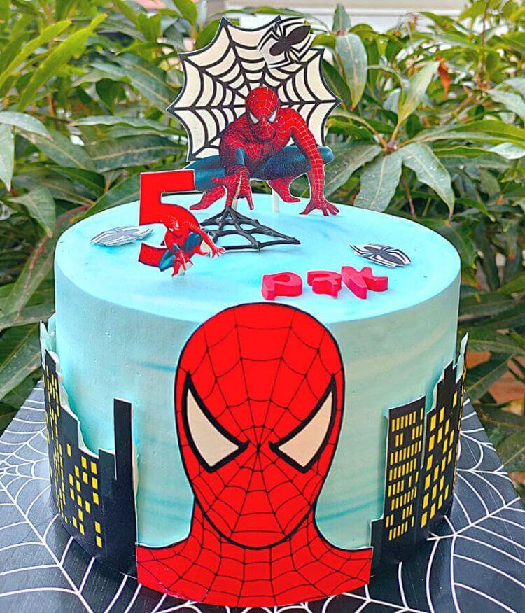 עוגת ספיידרמן ליום הולדת