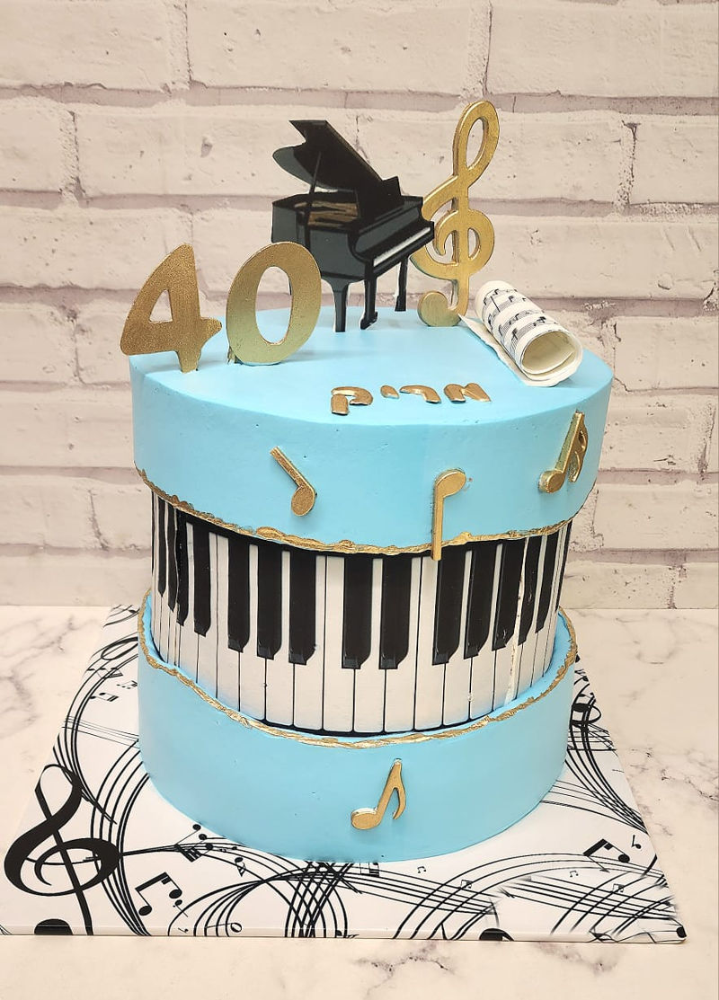 עוגת פסנתר לגיל 40