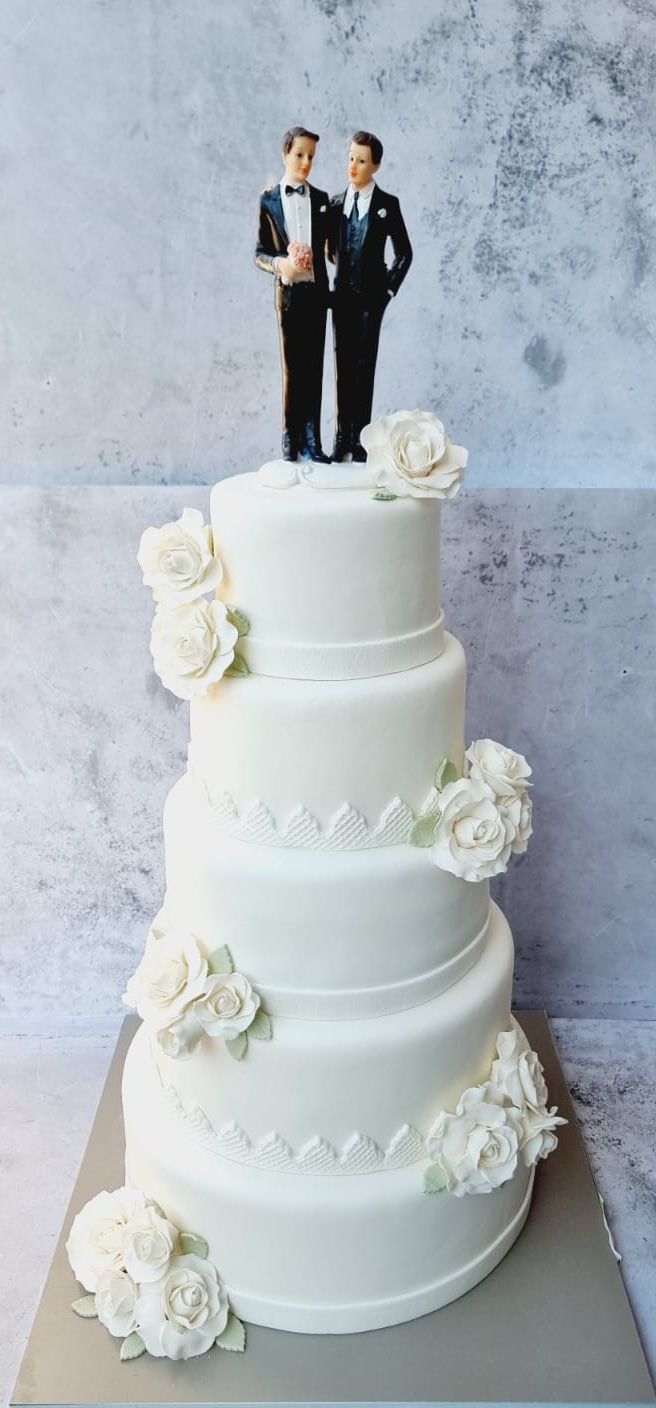 עוגת קומות מפוארת לחתונת גברים